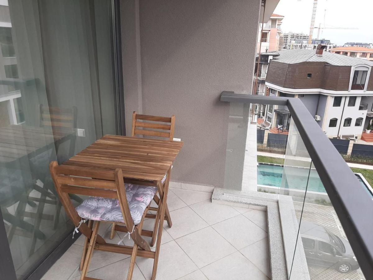 Apartamento Апаратамент Deluxe1 Saints Constantine and Helena Exterior foto
