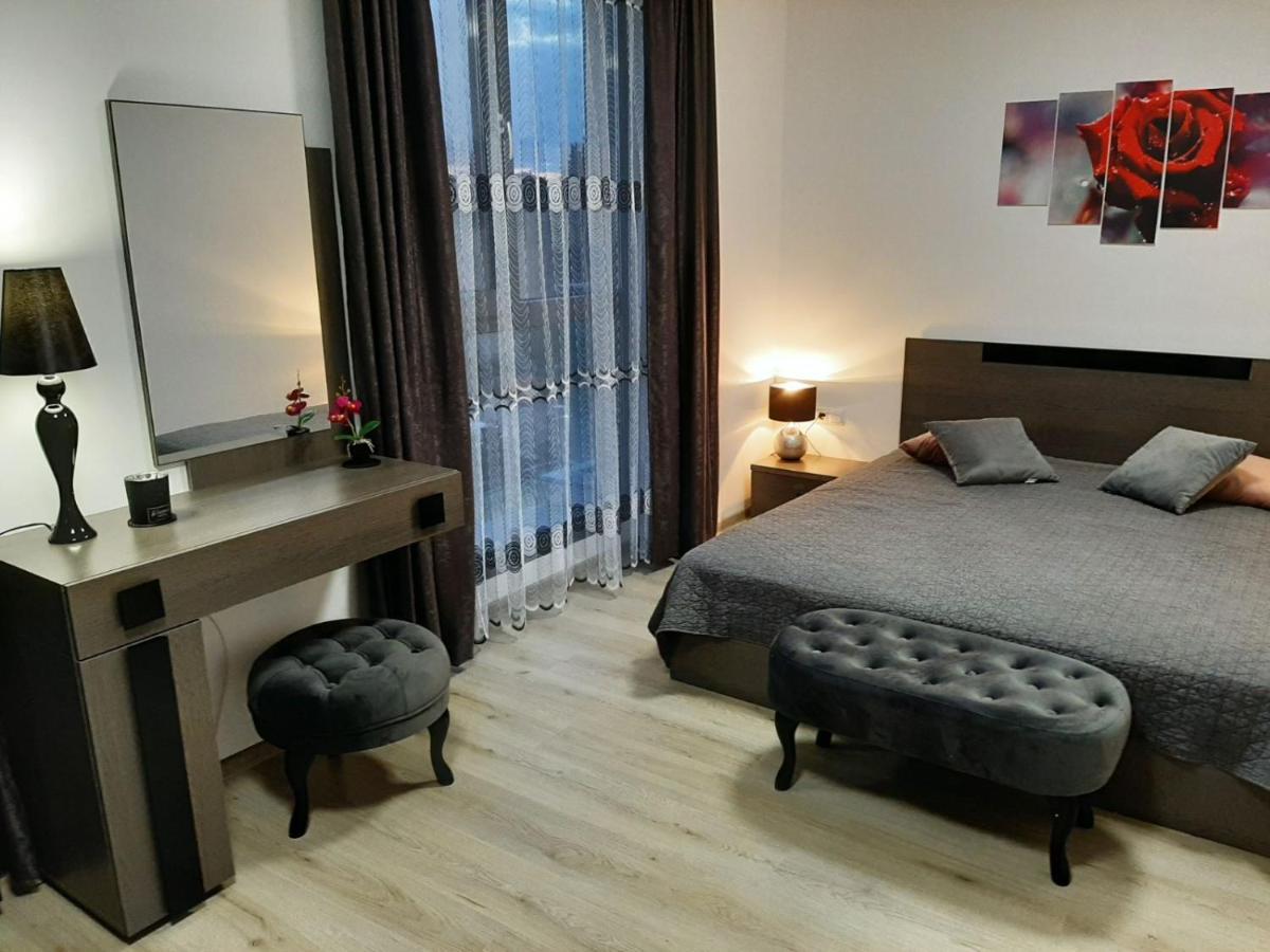 Apartamento Апаратамент Deluxe1 Saints Constantine and Helena Exterior foto