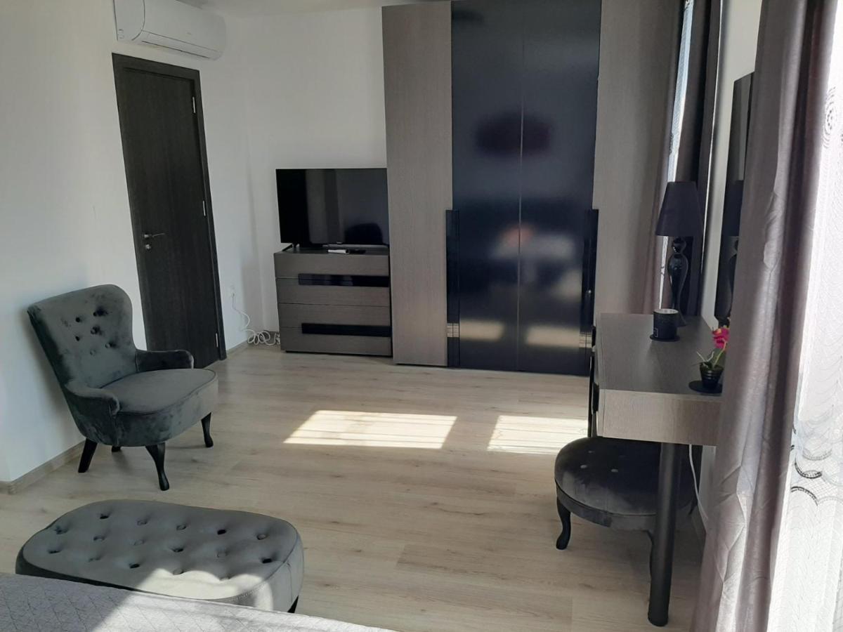 Apartamento Апаратамент Deluxe1 Saints Constantine and Helena Exterior foto