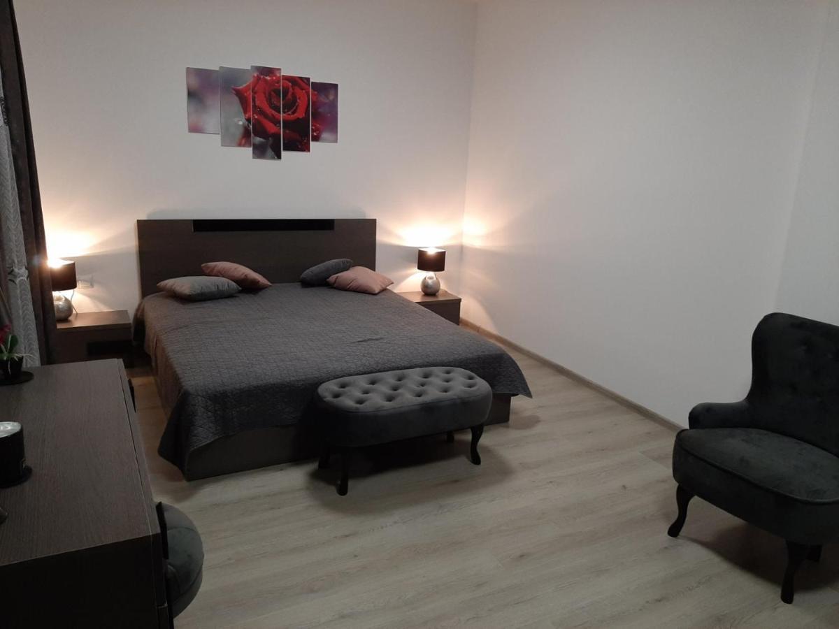 Apartamento Апаратамент Deluxe1 Saints Constantine and Helena Exterior foto