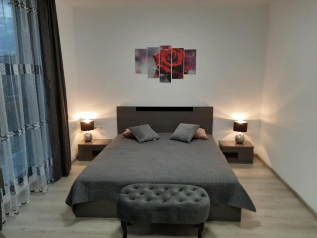 Apartamento Апаратамент Deluxe1 Saints Constantine and Helena Exterior foto